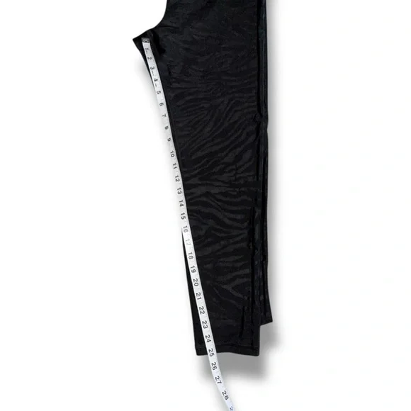 ATHLETA Simone Biles Shine High Rise Elation 7/8 Legging - Black Zebra Shine XL - Picture 9 of 10